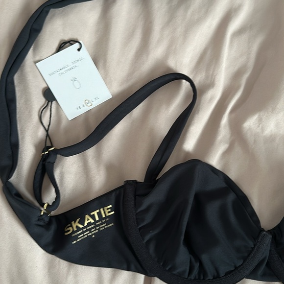 Skatie Bikini Top Medium - Picture 3 of 7